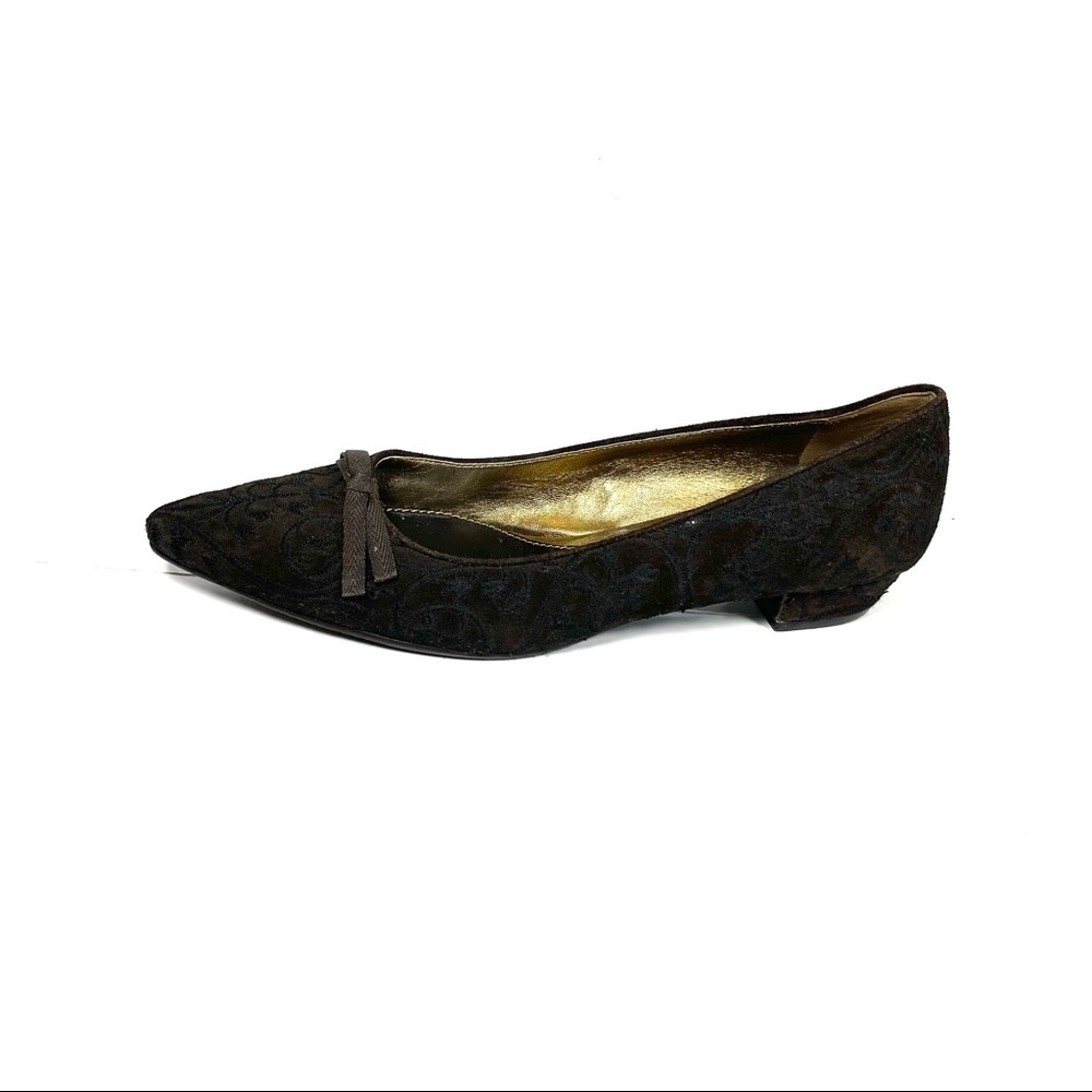 Prada Women’s Pumps Pointed toe Brown Fabric Embroidered Bow Size 37 US 7.